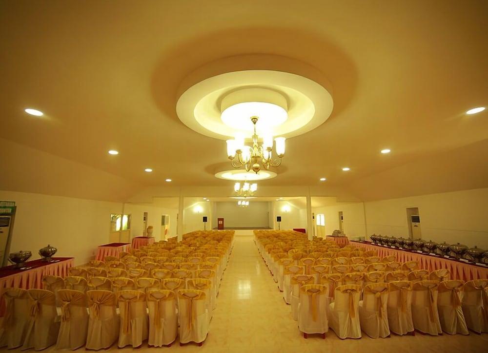 נדומבסרי Quality Airport Hotels מראה חיצוני תמונה